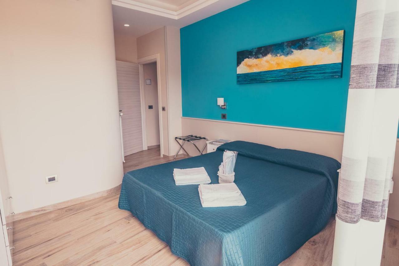 Oltre Il Mare Guest House Gaeta Exterior foto